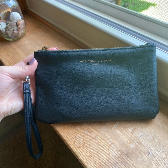 Adrienne vittadini black charging clutch - Picture 1 of 3